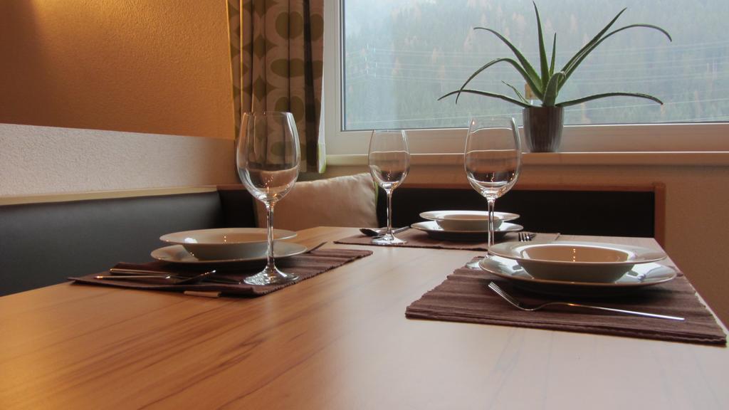 Apart Stella Alpina เพทท์นอย อัม อาร์ลแบร์ก ห้อง รูปภาพ